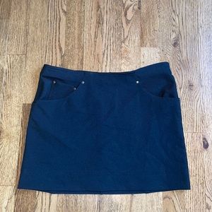 Urban Outfitters Black mini skirt; Size SM